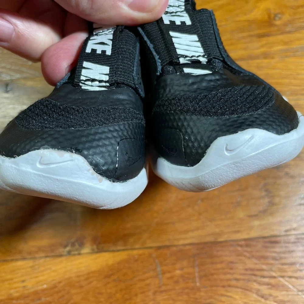 Nike‎ Flex Runner Shoes Size 2C Black Preschool Slip On AT4665-001 Toddler LN